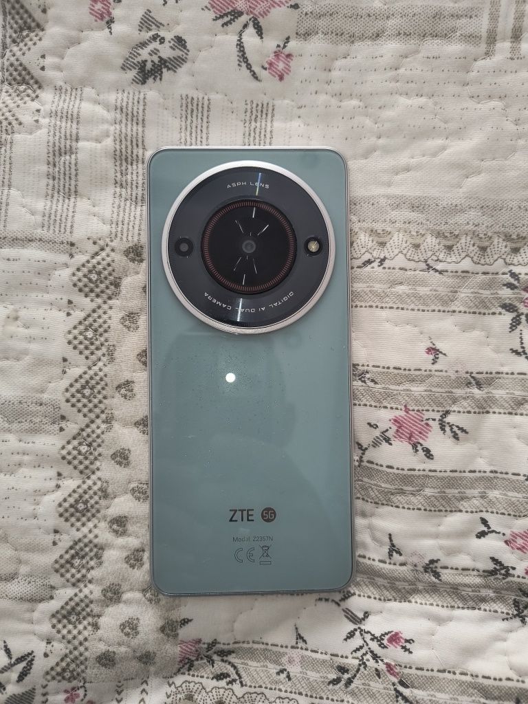 ZTE Blade A75 5G