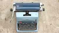 Mașină de scris italiană