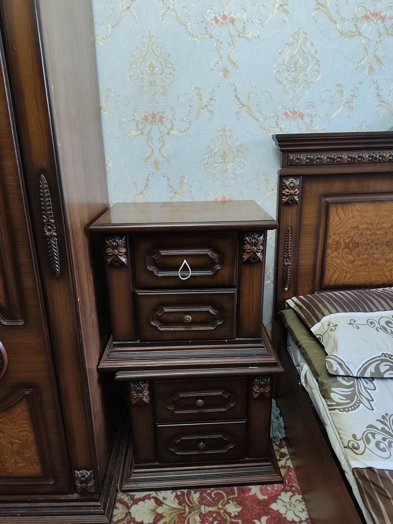 Spalniy mebel nabor sotiladi holati yaxshi hamma narsalari bor