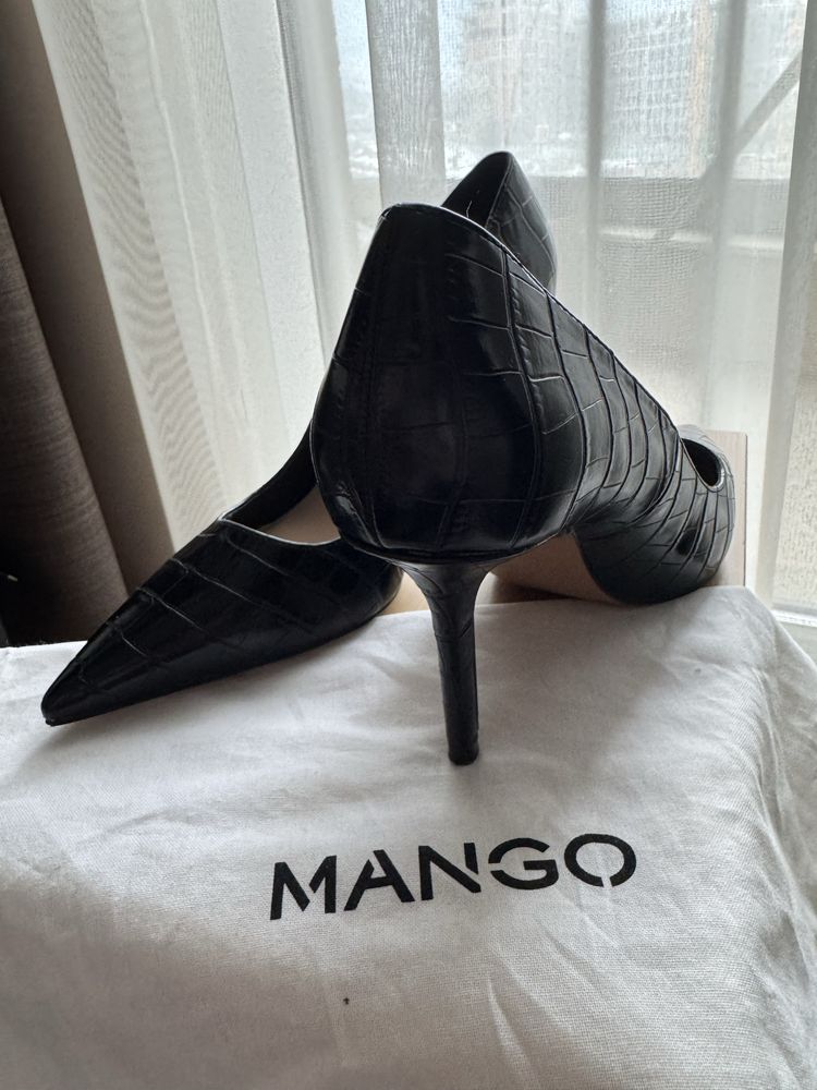 Обувки MANGO 40 номер