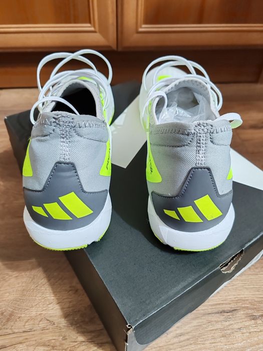 Ghete fotbal Adidas Predator