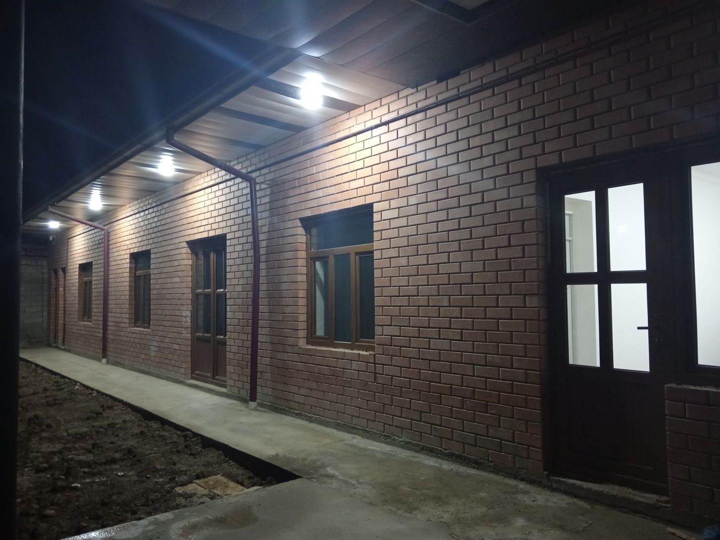 Nazarbek tekstil 3 sotix 3xona +oshxona