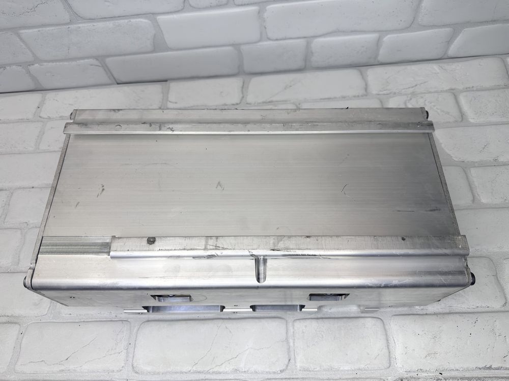 Кутия за батерия AUDI A6 A7 A8 Q7 Q8 4N0915441E
