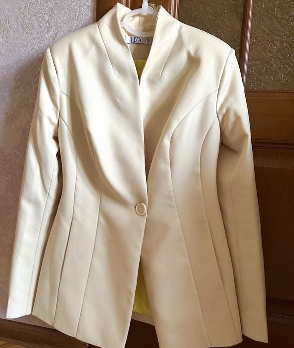 Пиджак в трендовом Сливочном цвете