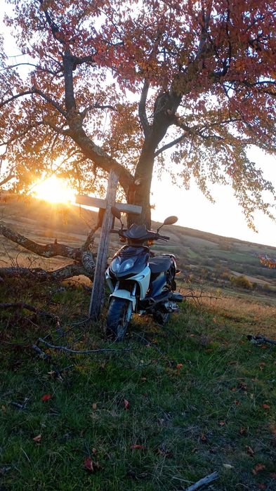 Vînd scuter de 50cc 4 t