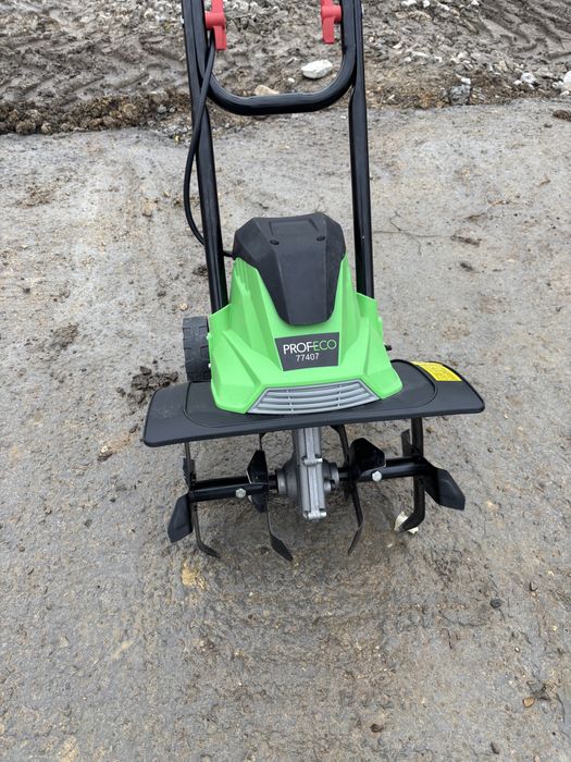 Електрическа фреза Profeco 1050w