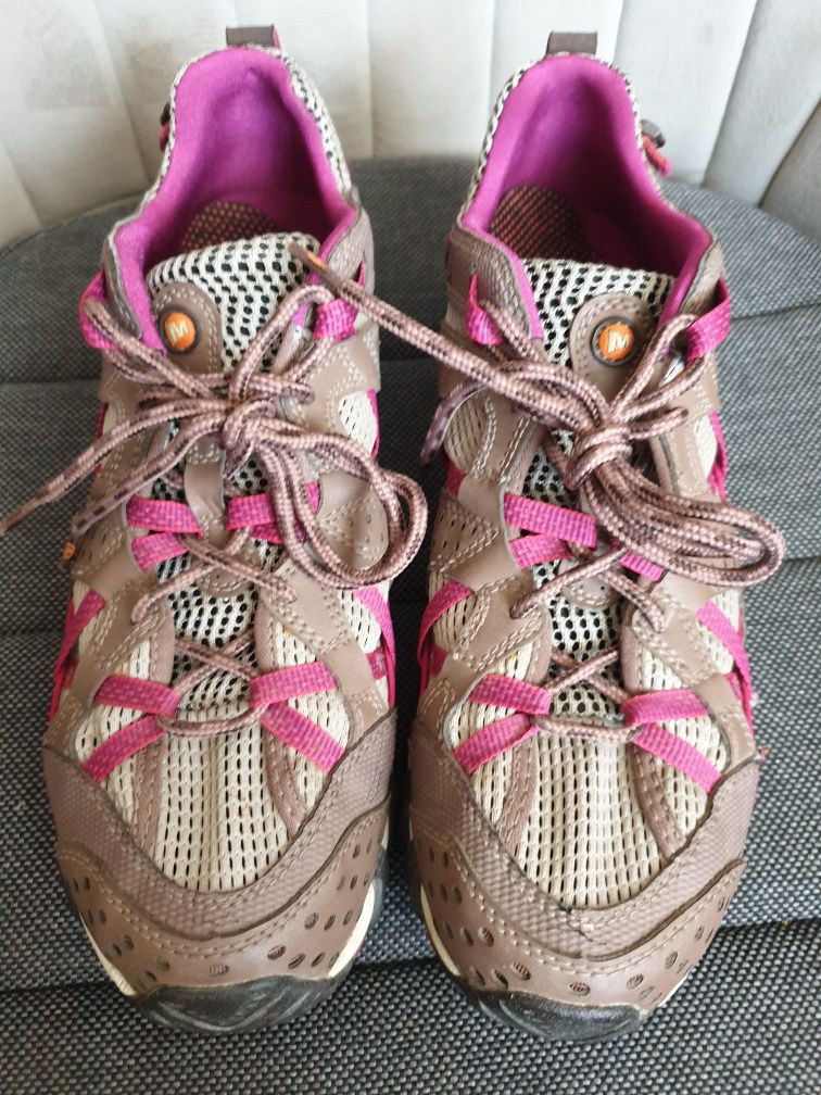 Vand pantofi treking MERRELL marimea 40