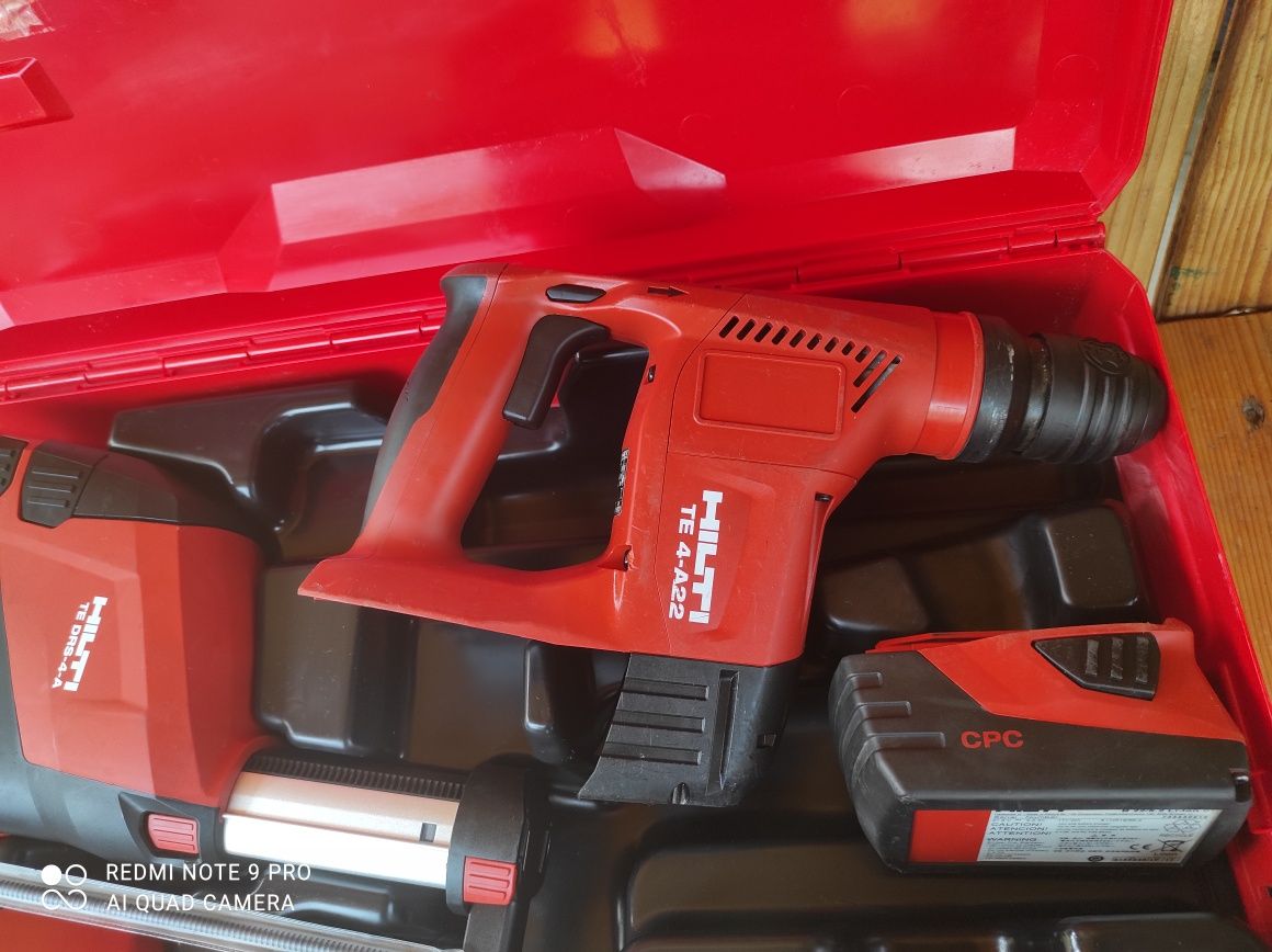 Hilti rotopercutor pe acumulatori cu aspirator.