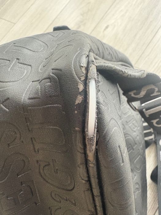 Дамска раница Guess