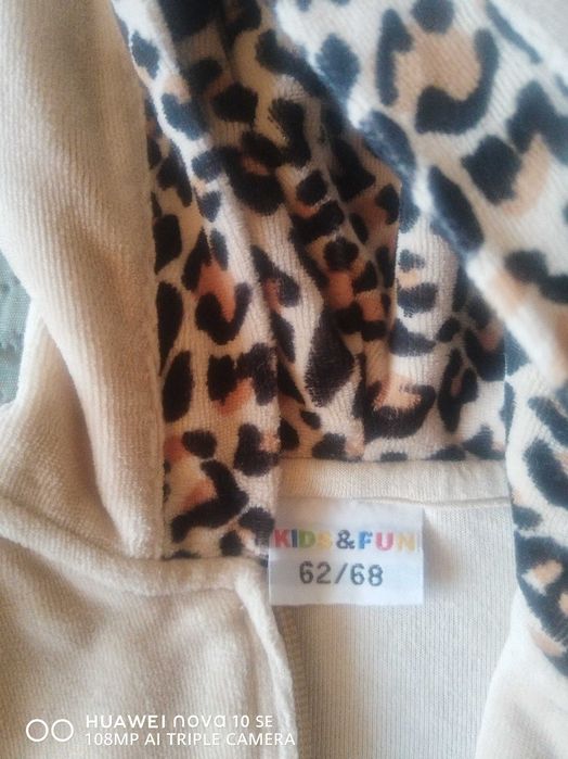 Бебешка блузка с леопардов принт 62-68 см и обувчици 19
