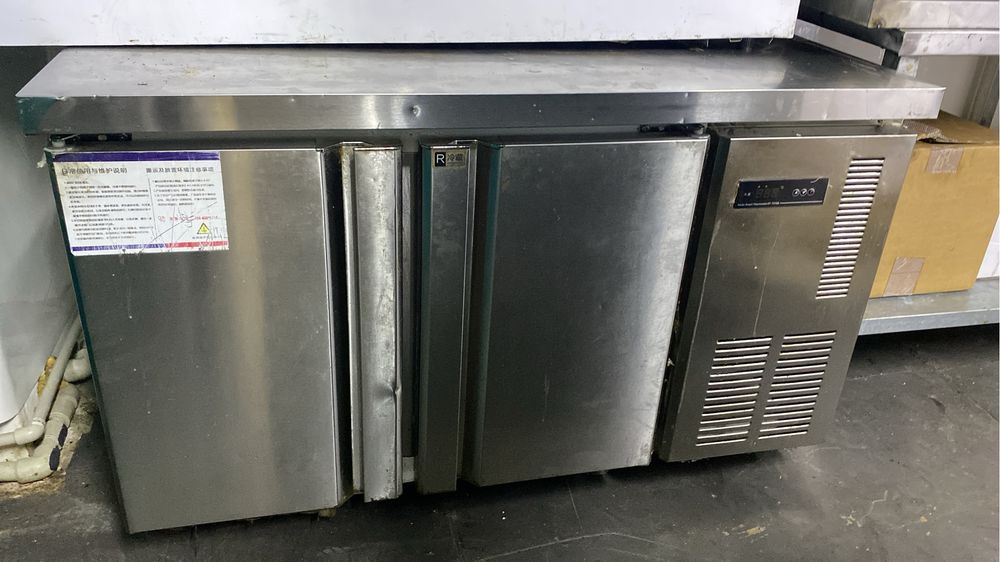 Стол с холодильным шкафом