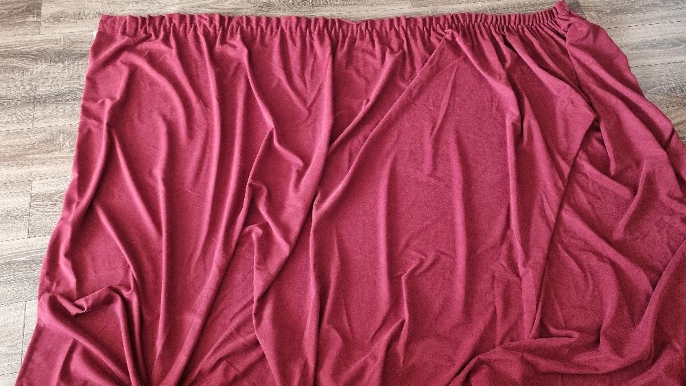 Vand 2 draperii vișinii 185 lungime/200 inaltime