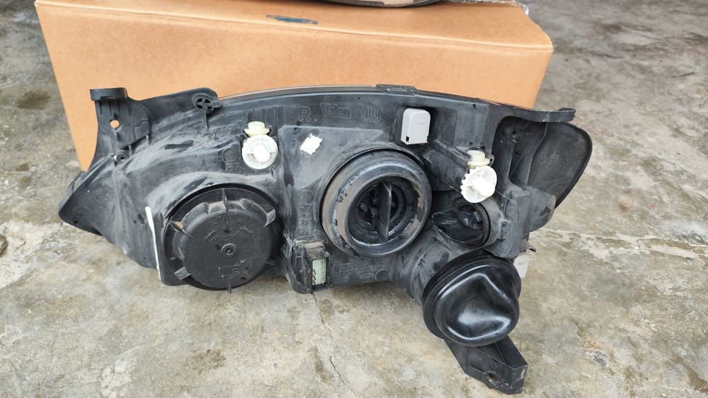 Фар ляв и десен OPEL CORSA C