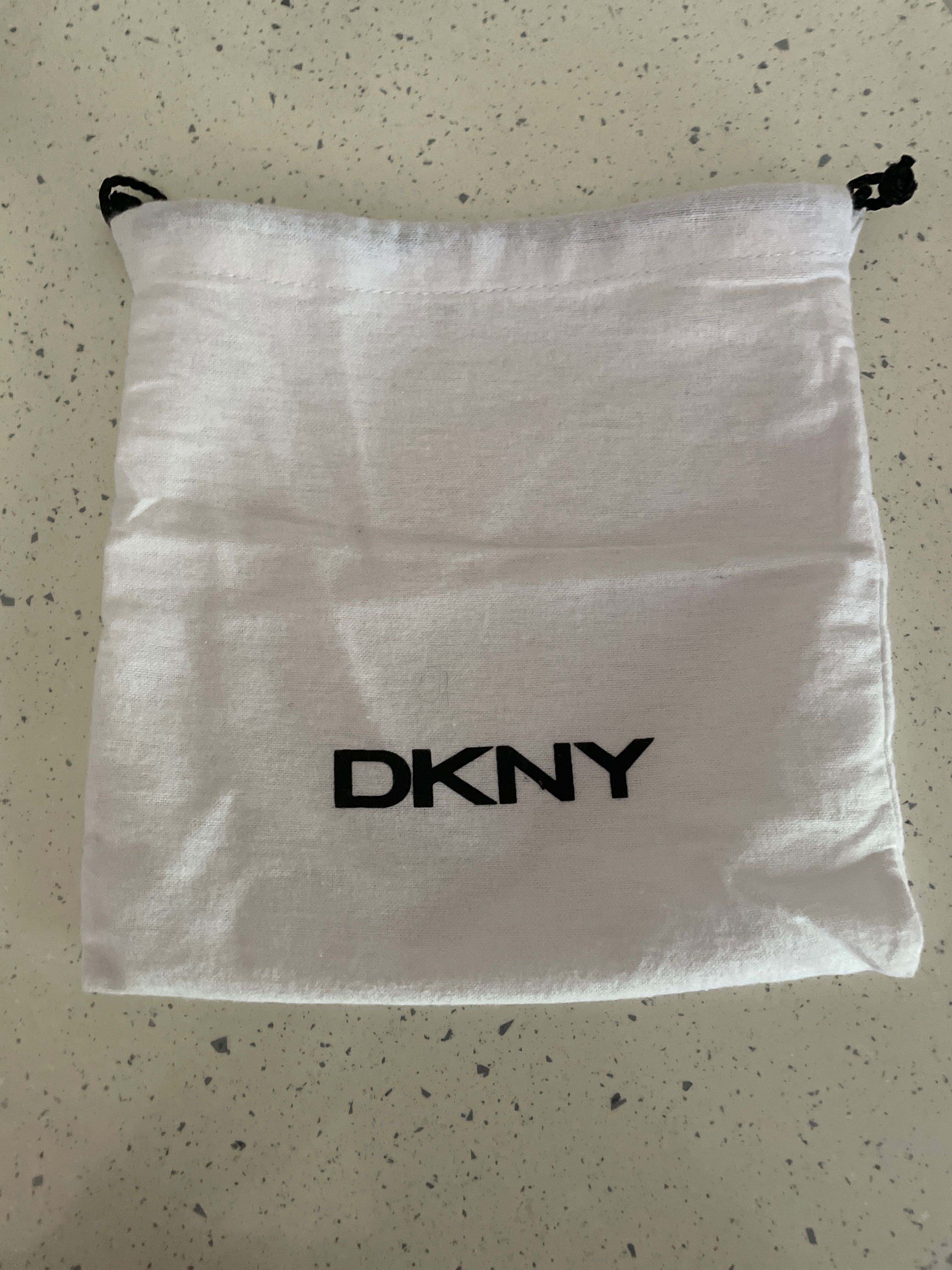 DKNY оригинална чантичка