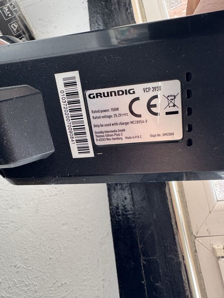 Вертикална Безжична Прахосмукачка Grundig VCP 3930 2-в-1, 25.2V, 150W!
