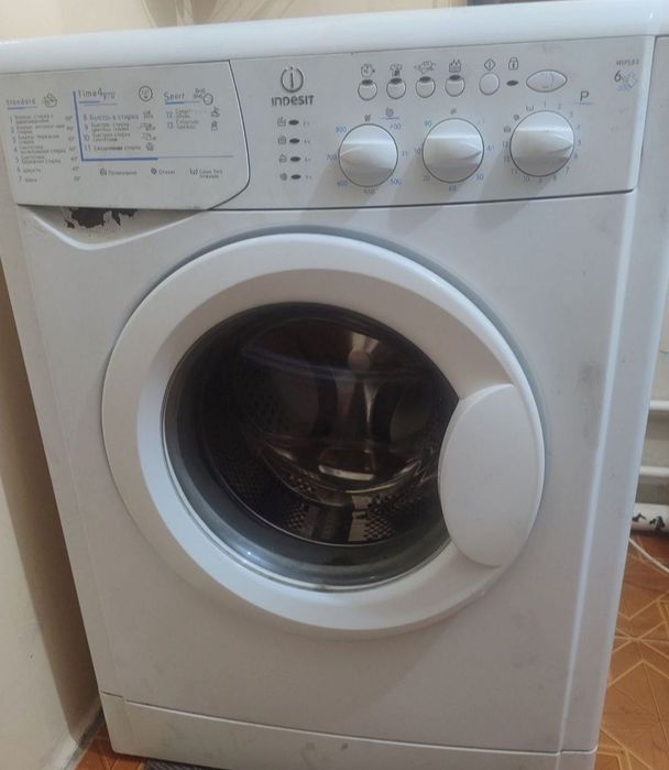 Срочно на запчасти стиральная машина indesit