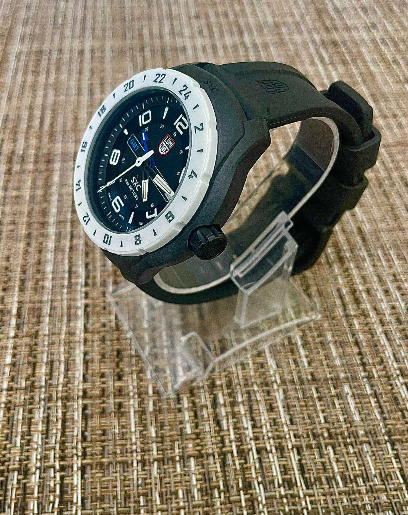 Luminox SXC Space Series GMT Carbon 200m A.5027