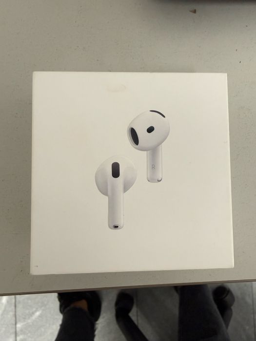 Чисто нови не разпечатани air pods 4
