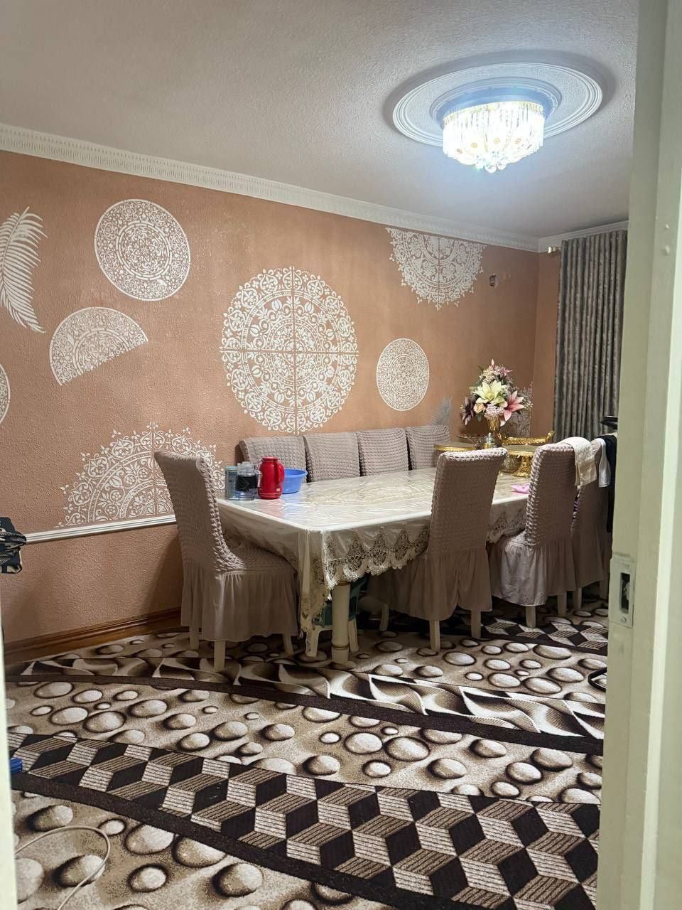 Tansiqboyev 3 3/2/4 sredni remont 65m2