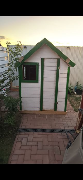 Căsuțe din lemn pentru copii personalizate