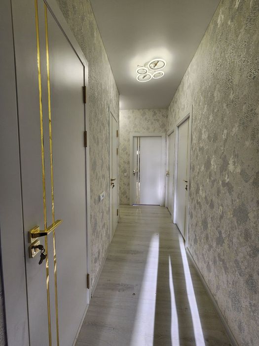 3 xonali zamonaviy kvartira sotiladi