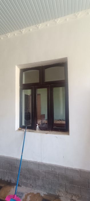 Eshik rom bor 2 vaqali 1ta 1 vaqali 2 ta rom 5 ta