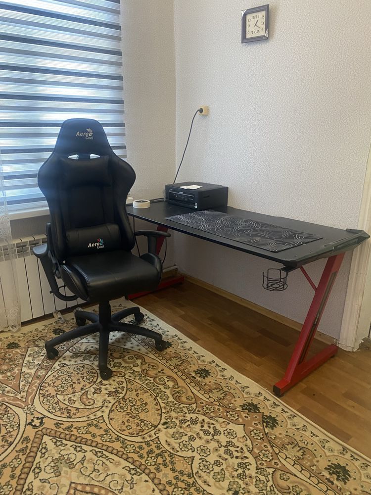 Комплект игровое кресло Aerocool+Стол daedalus e3