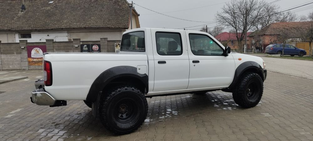 Nissan navara 2.5 diesel 4x4 an 2012