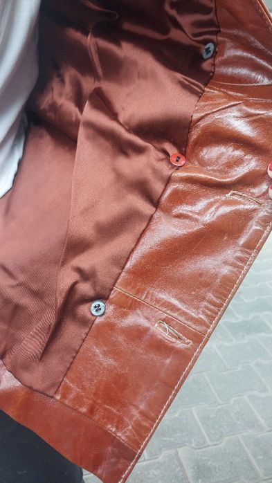 Продам куртку женскую кожанную б/у  размер 42-44