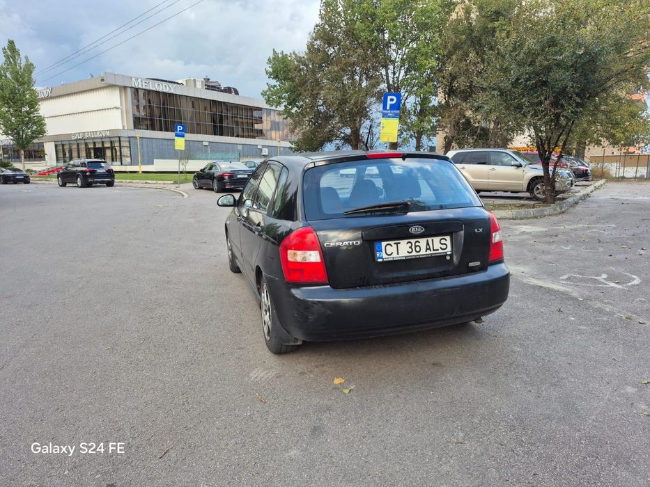 Vând KIA cerato 1.5 d