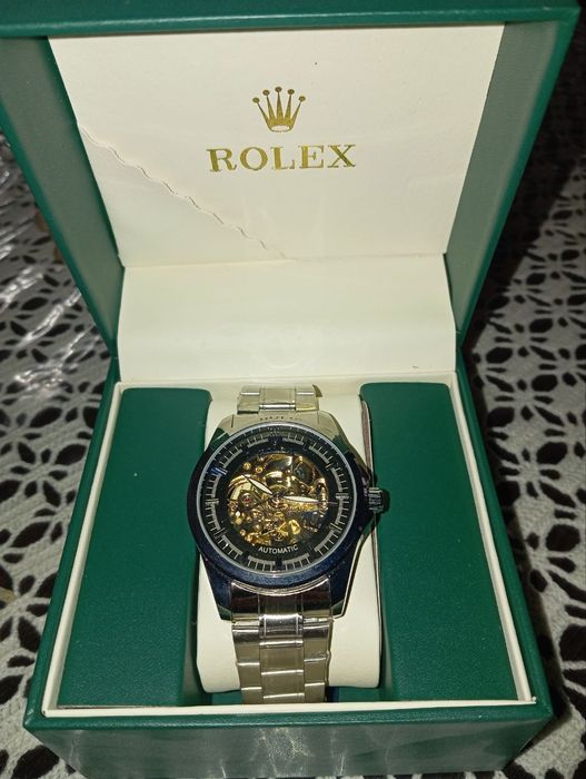 Часы наручные...