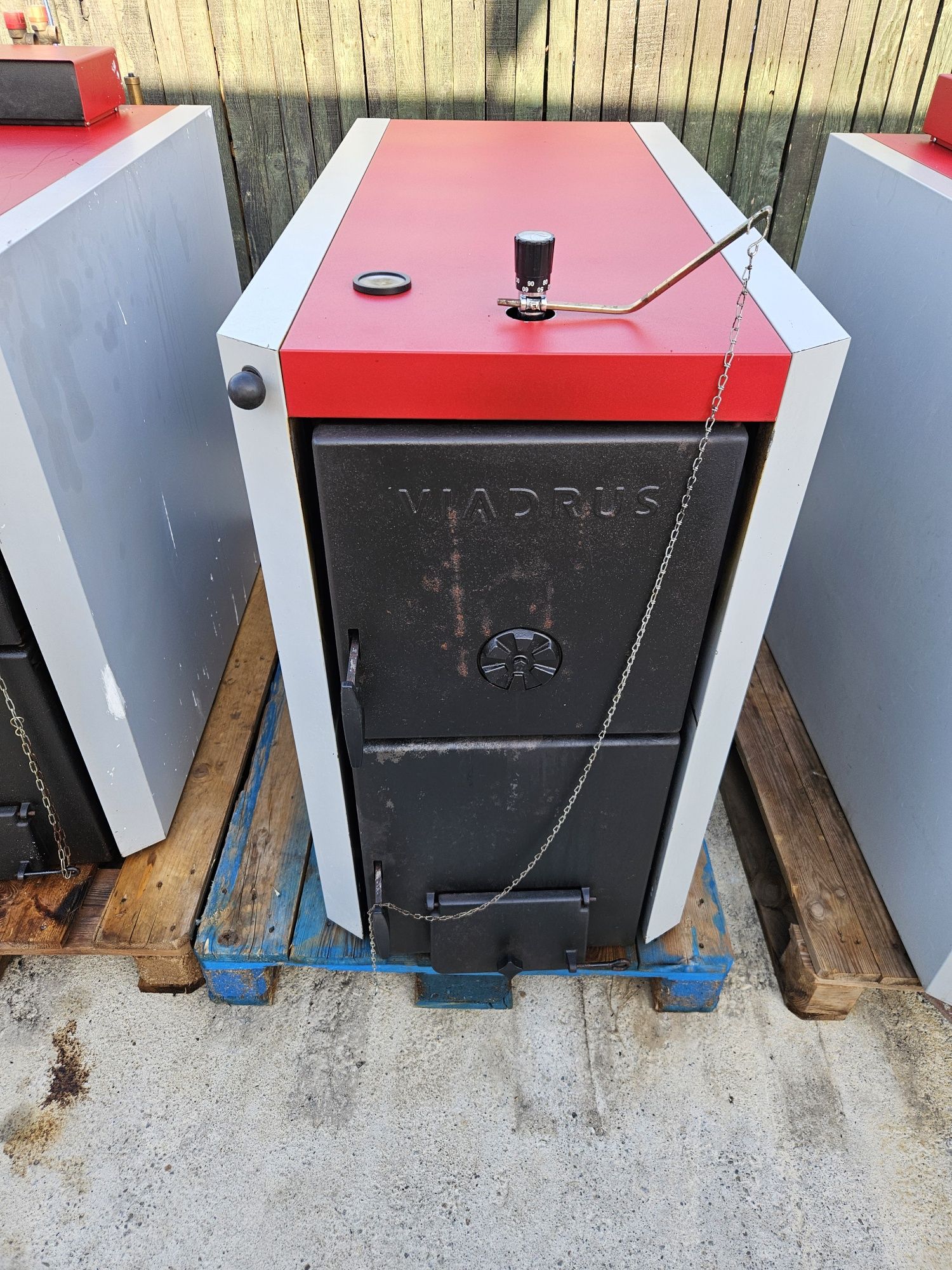 Vând  centrale  viadrus 45 kw