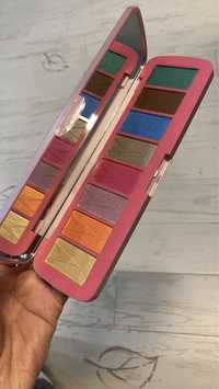 Paleta fard Revolution