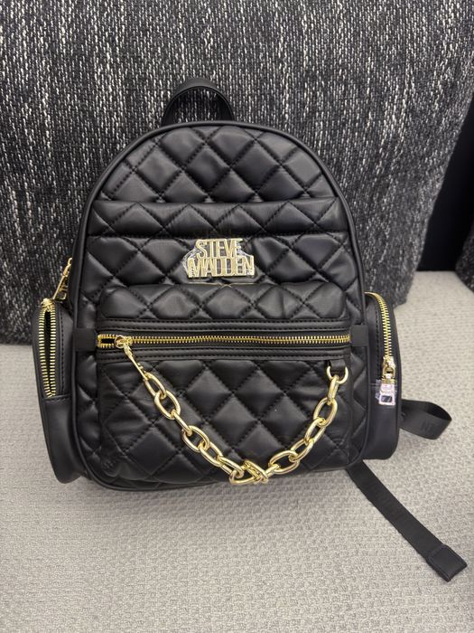 Чанти, раници и портмонета на марките Guess, Tommy Hilfiger и Steve M