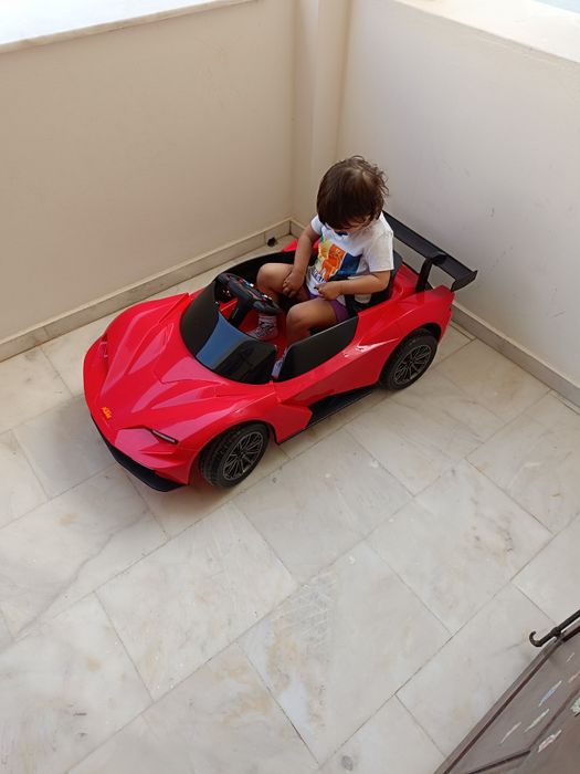 Masina cu telecomandă si incarcator