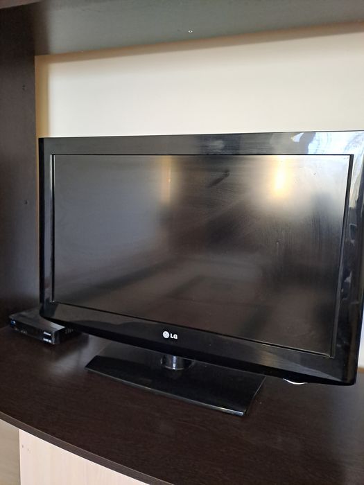 Телевизор LG продам