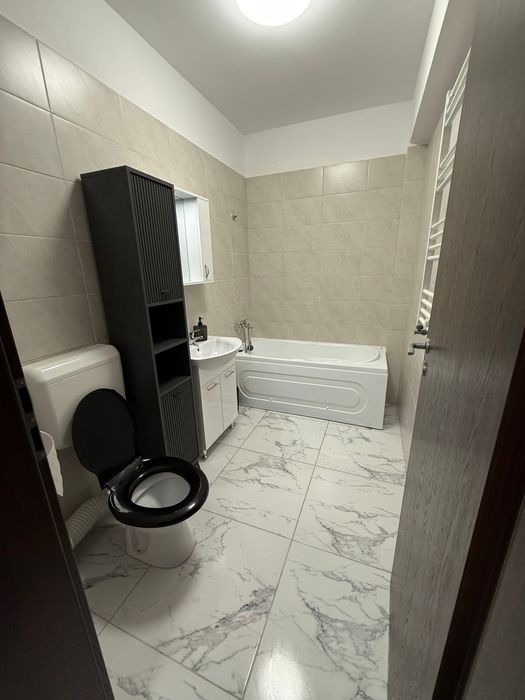 Inchiriez garsoniera