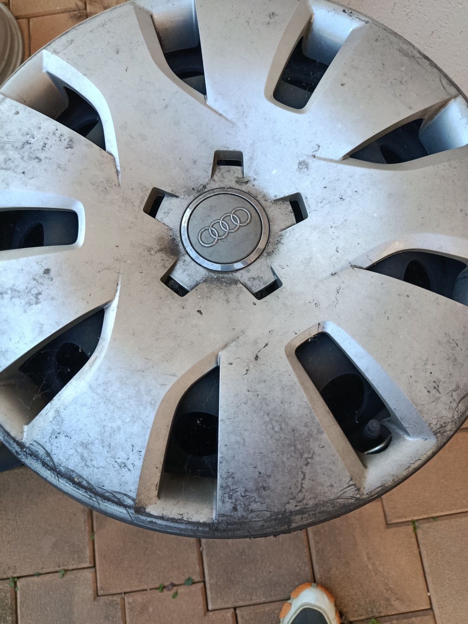 Vând jante audi tabla r17     cu capace originale