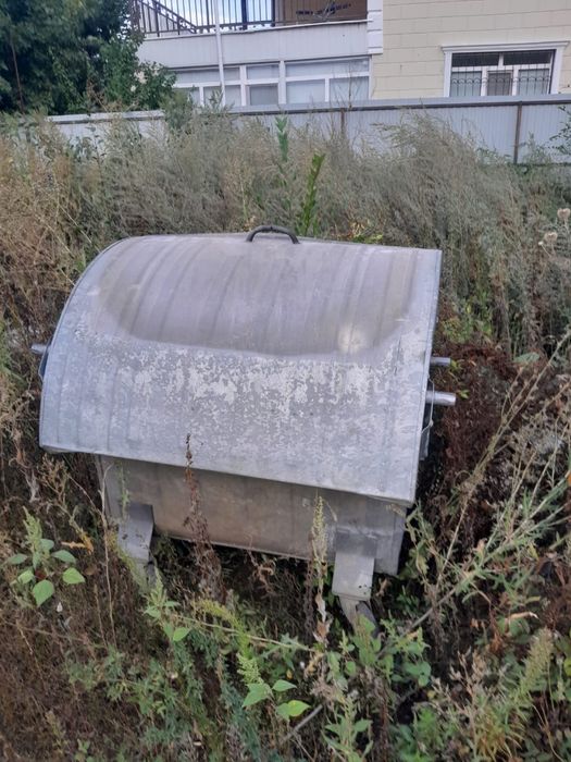 Продам цинкованный мусорный бак