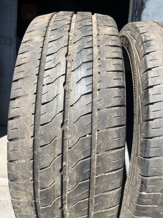 4 бр. гуми за бус 225/65/16C Semperit 3x9 mm 2x7 mm DOT 0218