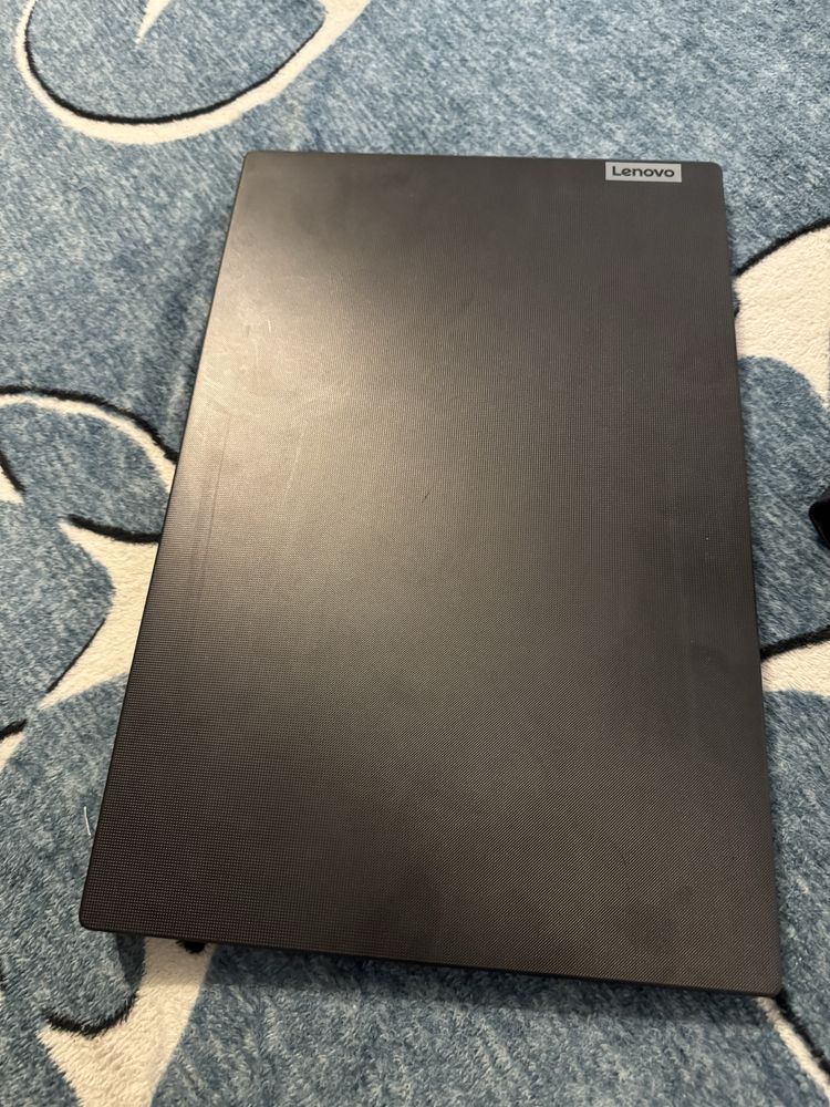 Lenovo    V15   G4