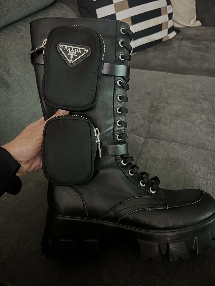 Ботуши Prada.           .