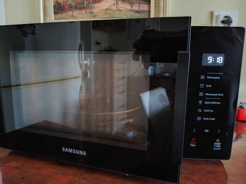 Cuptor cu microunde Samsung MG23T5018CF – Grill Fry, Auto Cook, 23L