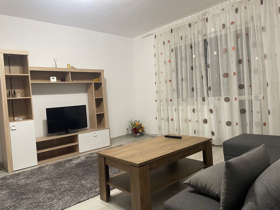 Închiriez apartament cu 2 camere parter, zona Pod, Râmnicu Sărat