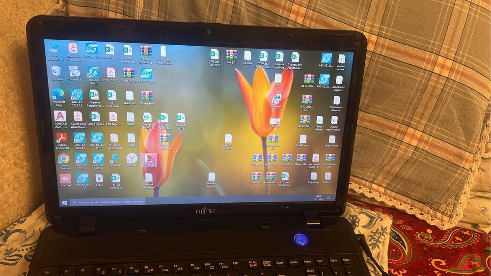 Ноутбук б/у хорошем состояние для школьников самый раз