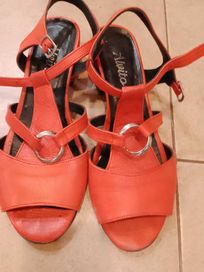 Дамски сандали цвят оранжев
