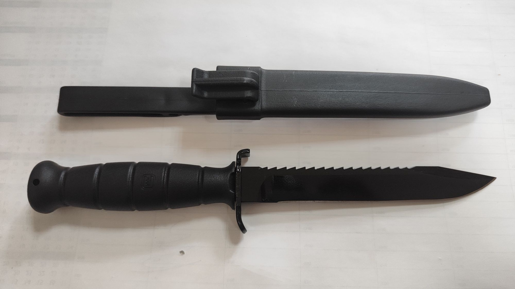 нов нож Glock FM 81