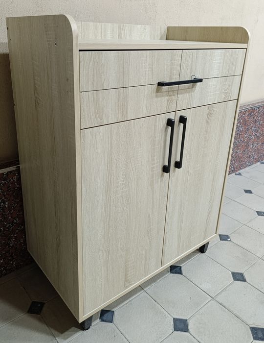 Shkaf  tumba sotiladi