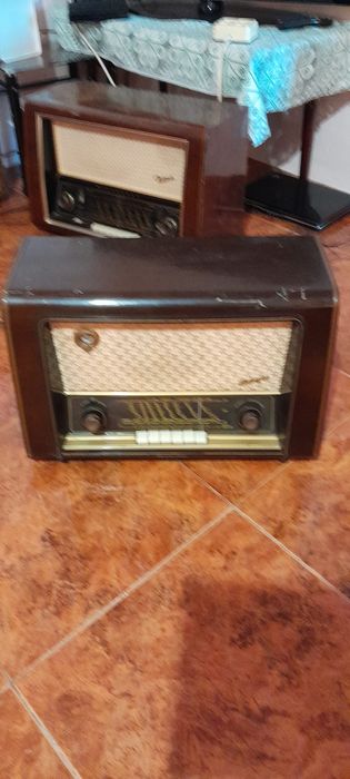 Vand radio cu lampi