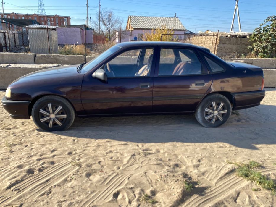 Опель Вектра 1992 г.в. 1.8л